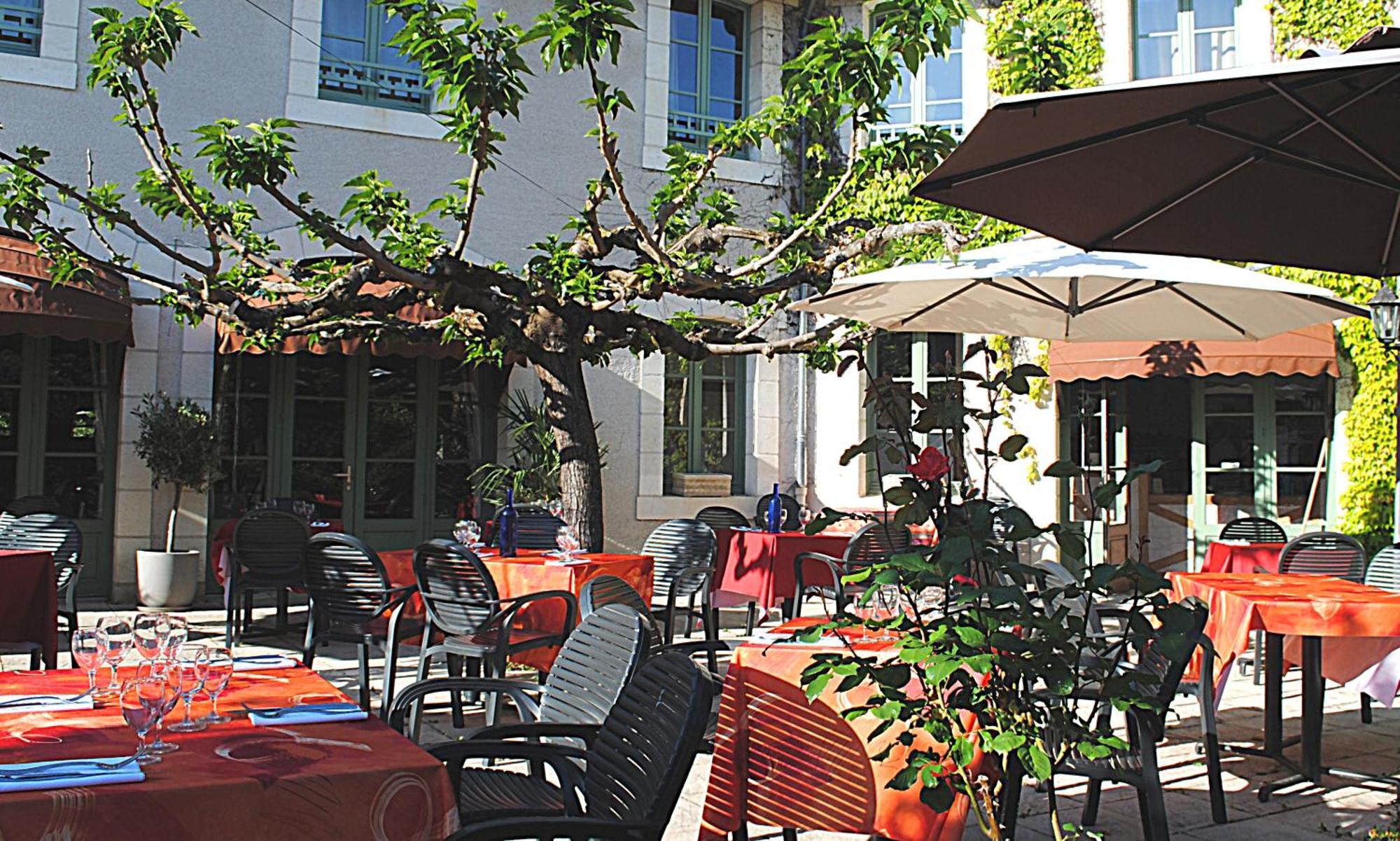 Logis Hostellerie Du Perigord Vert Brantôme Exterior foto